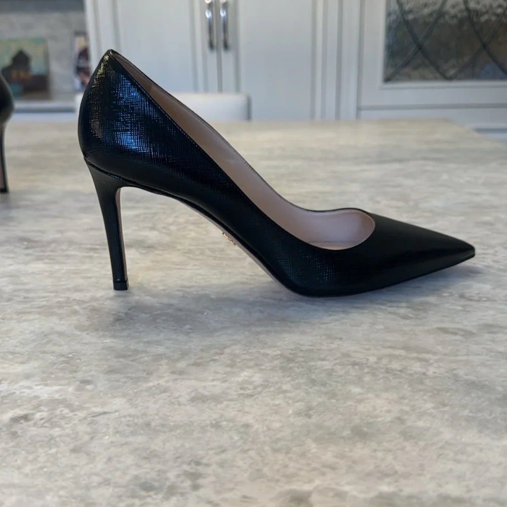 Prada Shoes, Calzature Donna in Black, size 38Euro 8US. - Picture 4 of 12